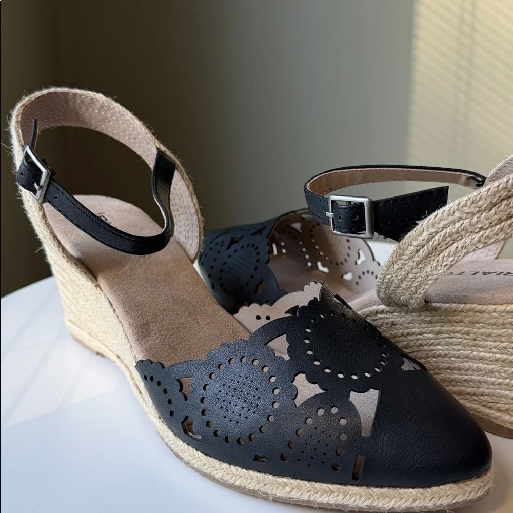 Rialto Espadrille Wedge Sandals floral laser cut adjustable ankle strap Like New